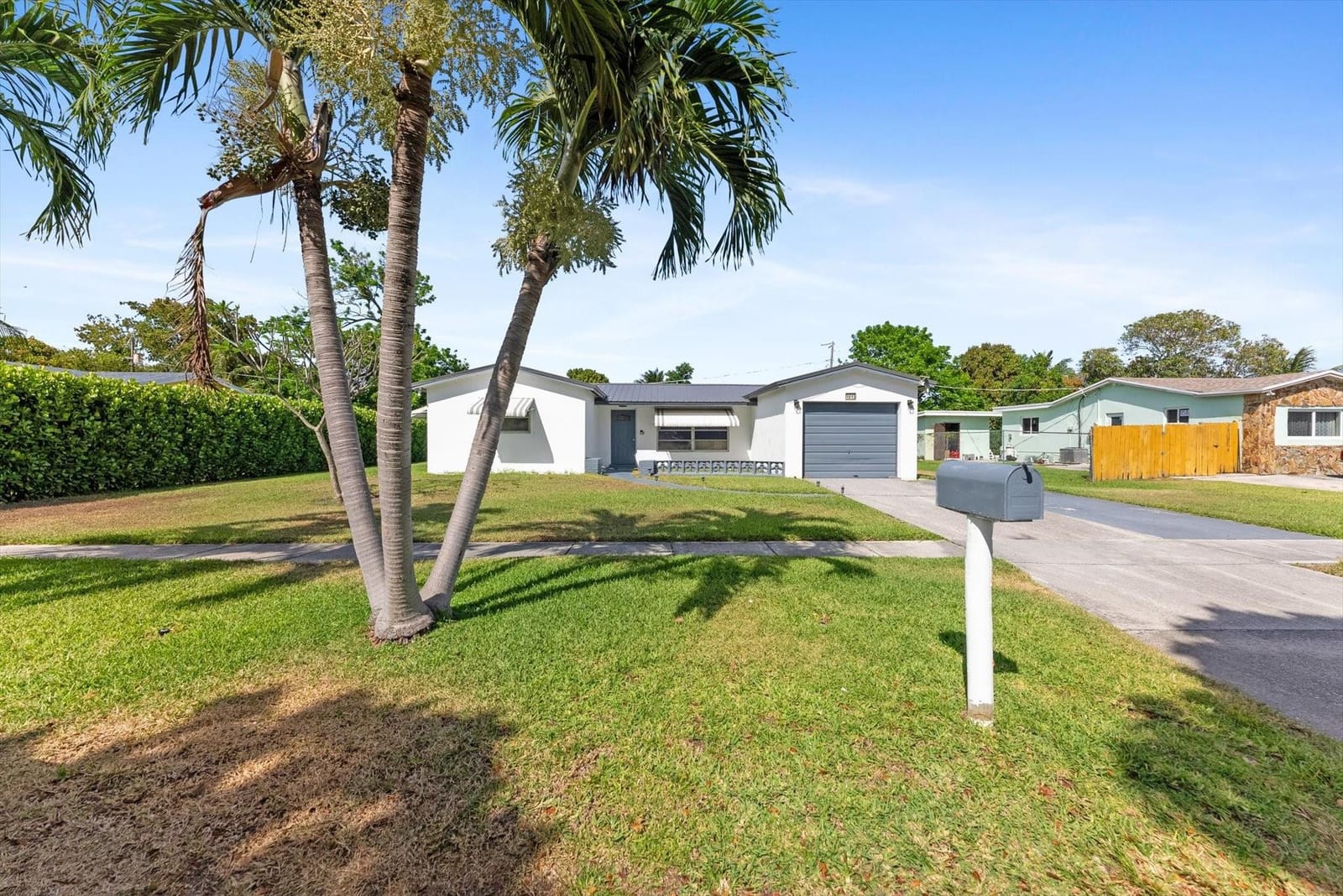 1815 Pinehurst Drive — photo 3