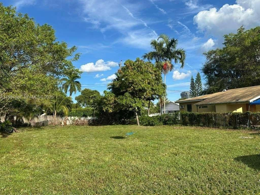 Sold home at 405 SW 4th Terrace, Hallandale Beach, FL 33009