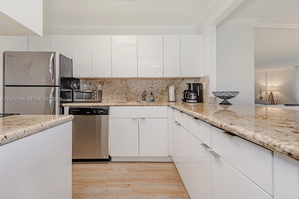 2301 Collins Avenue 842 — photo 12