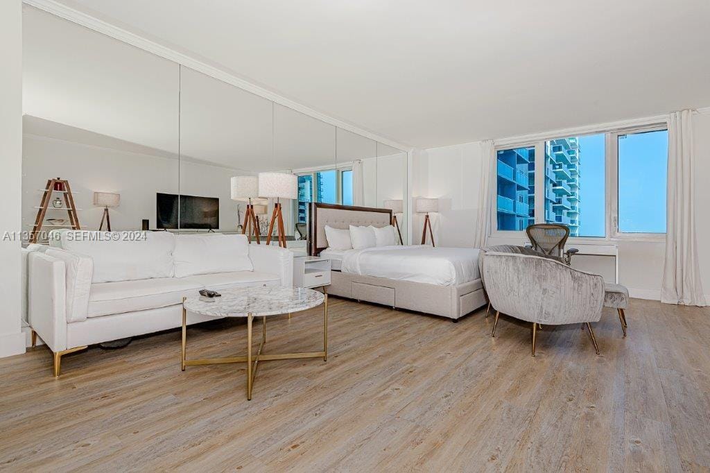 2301 Collins Avenue 842 — photo 4