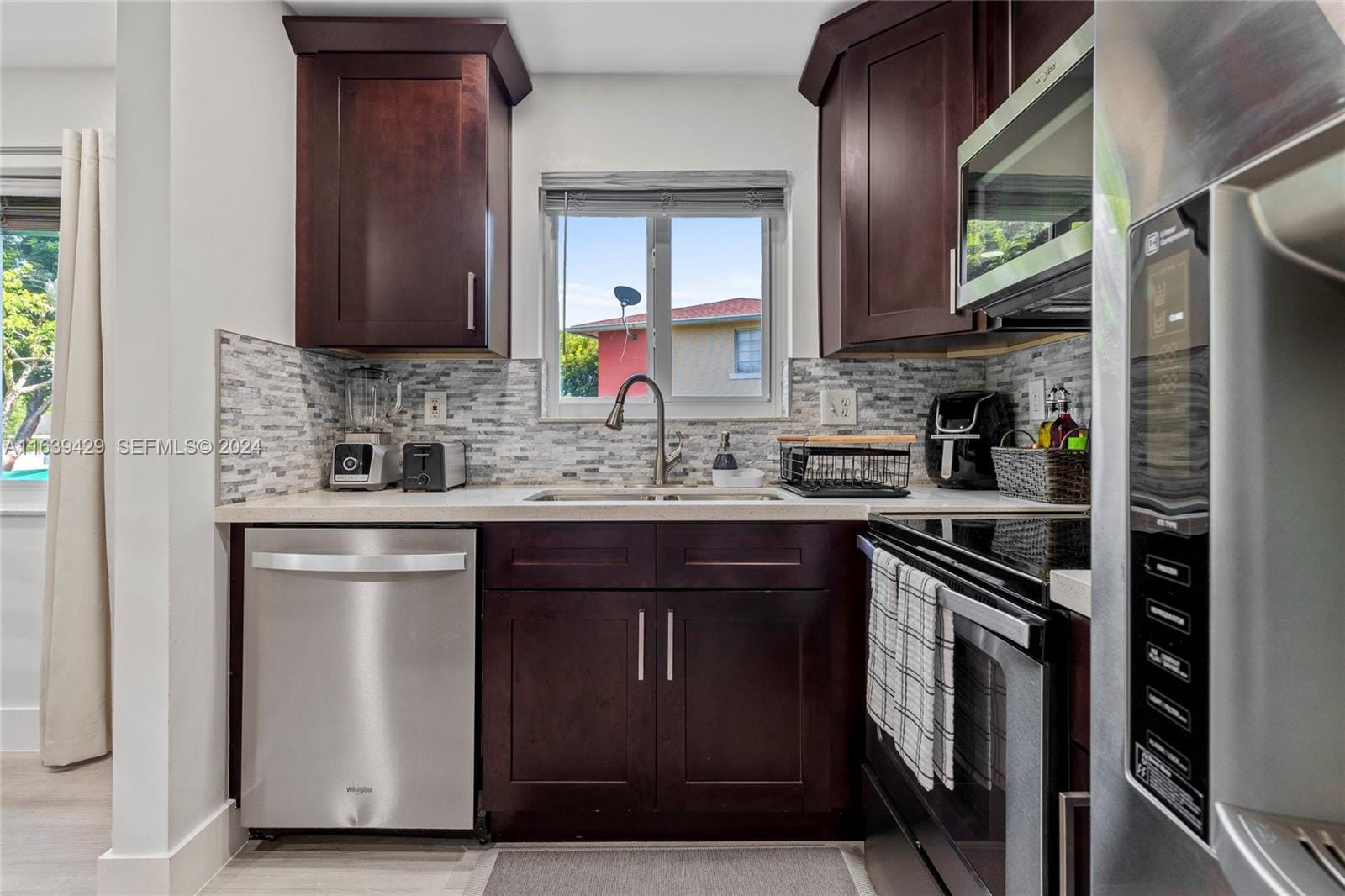 18606 SW 100th Avenue 18606 — photo 9