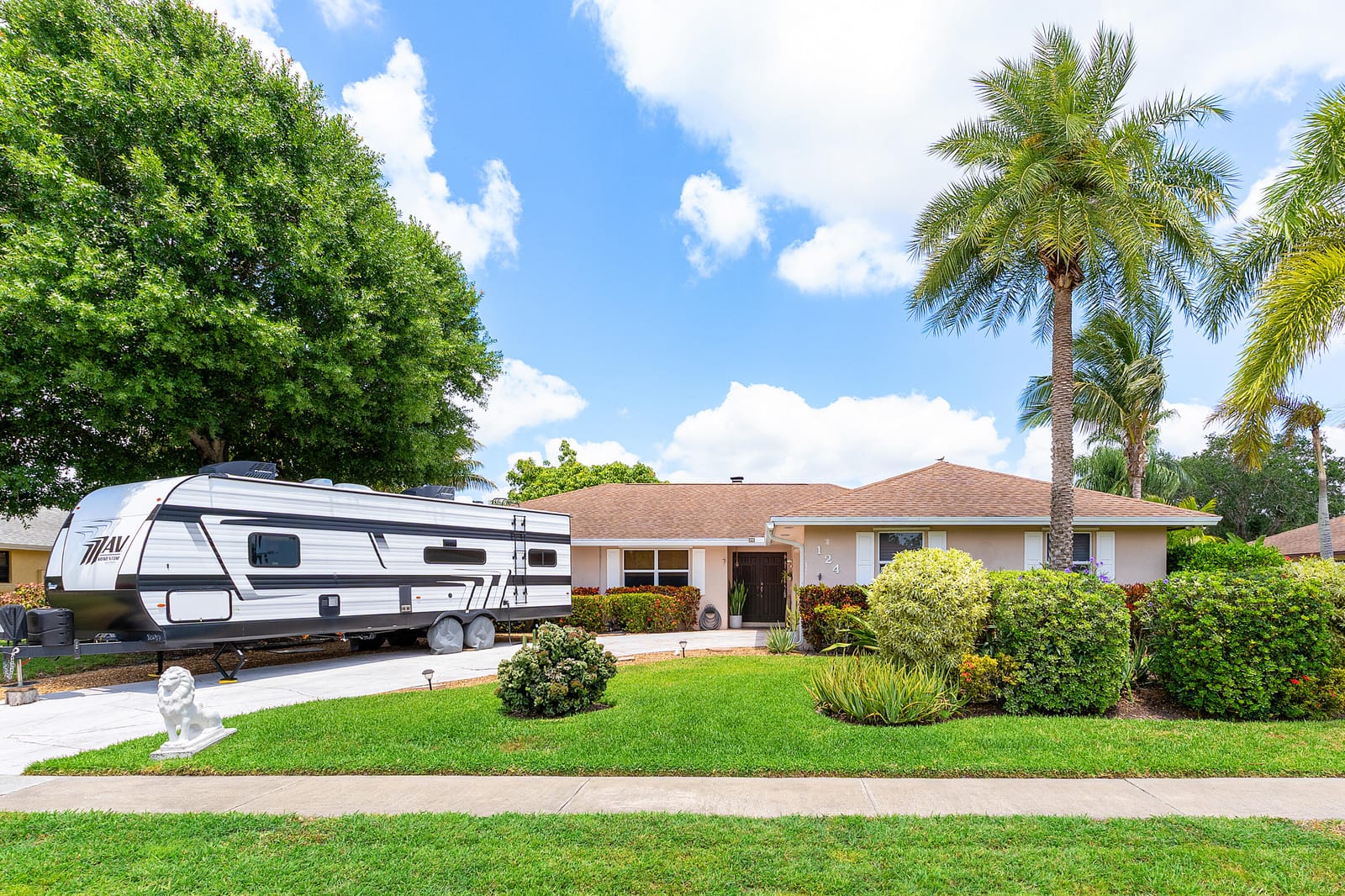 124 Rivera Avenue, Royal Palm Beach, FL 33411