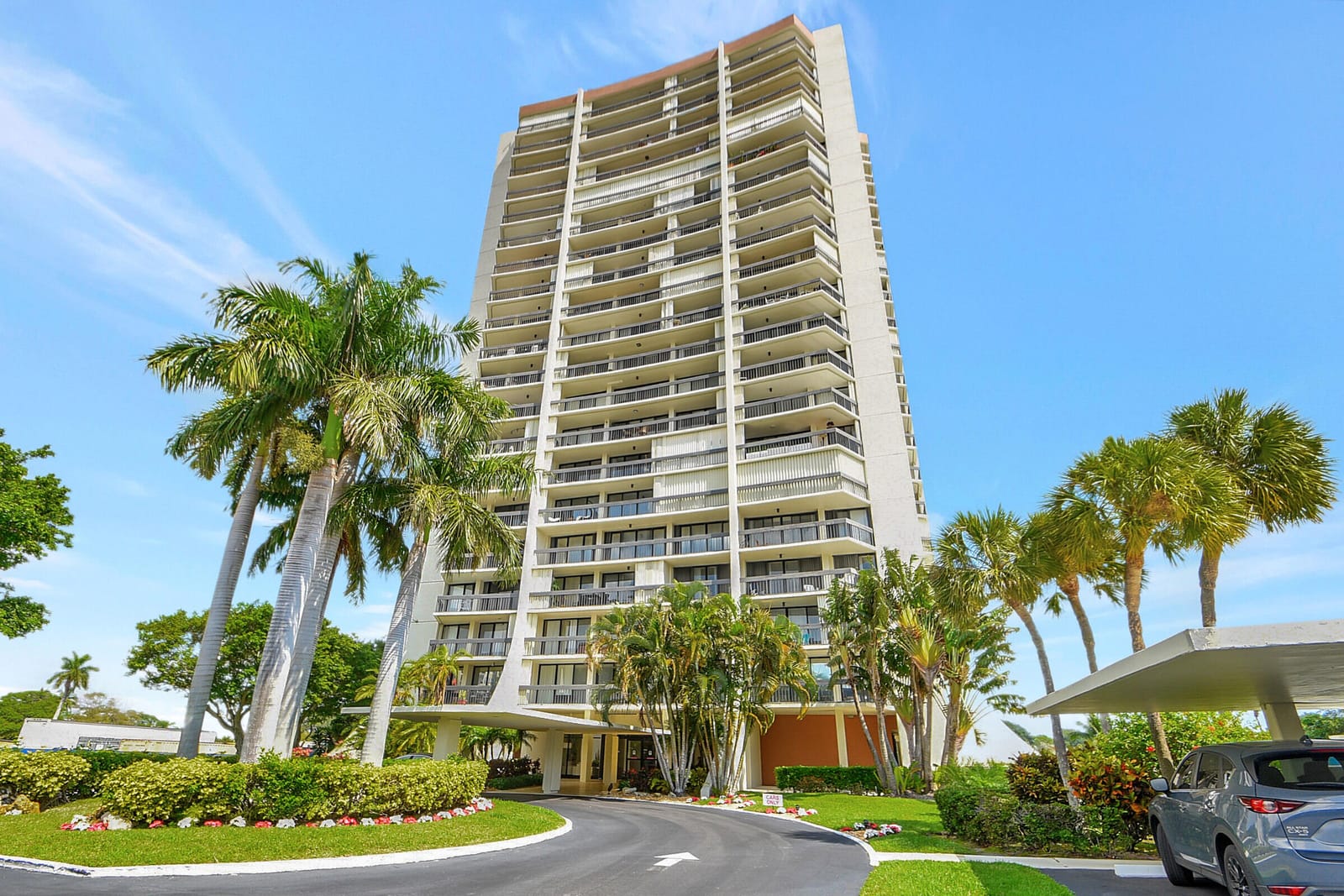 2000 Presidential Way 204, West Palm Beach, FL 33401