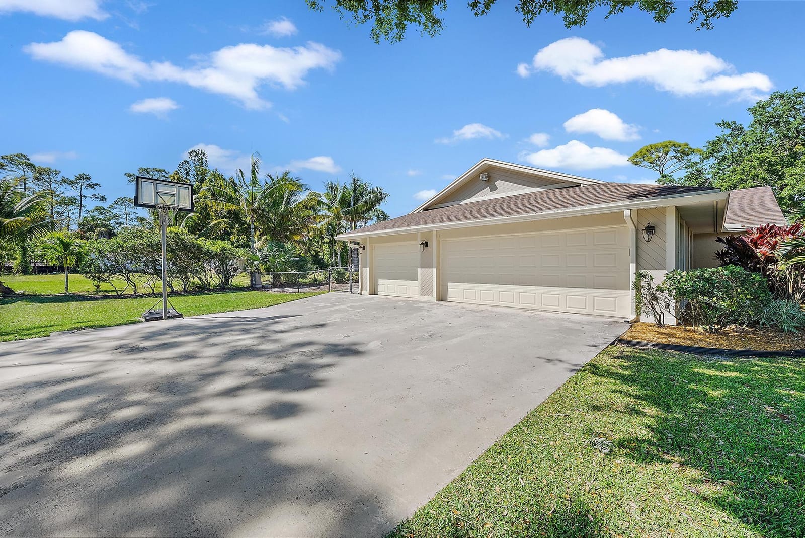 4120 Mango Boulevard — photo 3