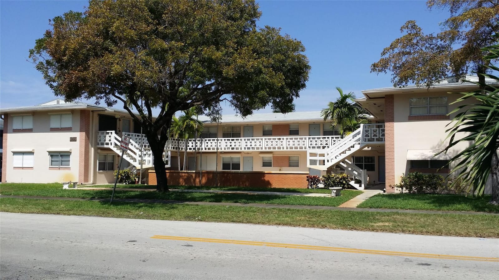 3501 Van Buren Street 3, Hollywood, FL 33021 photo 2