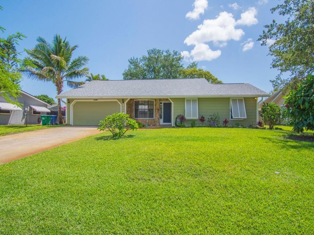 437 Thomas Street, Sebastian, FL 32958