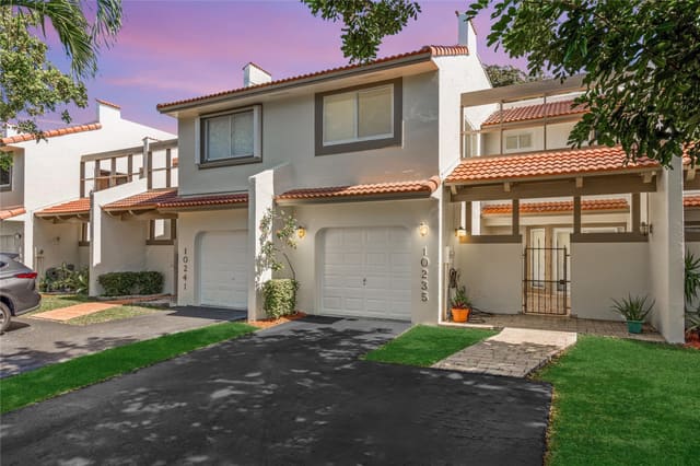 10235 NW 46th Street, Doral, FL 33178