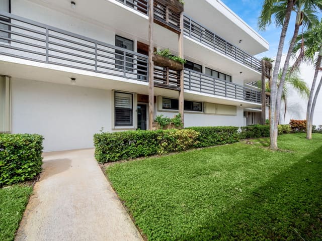 1950 SW Palm City Road 5103, Stuart, FL 34994