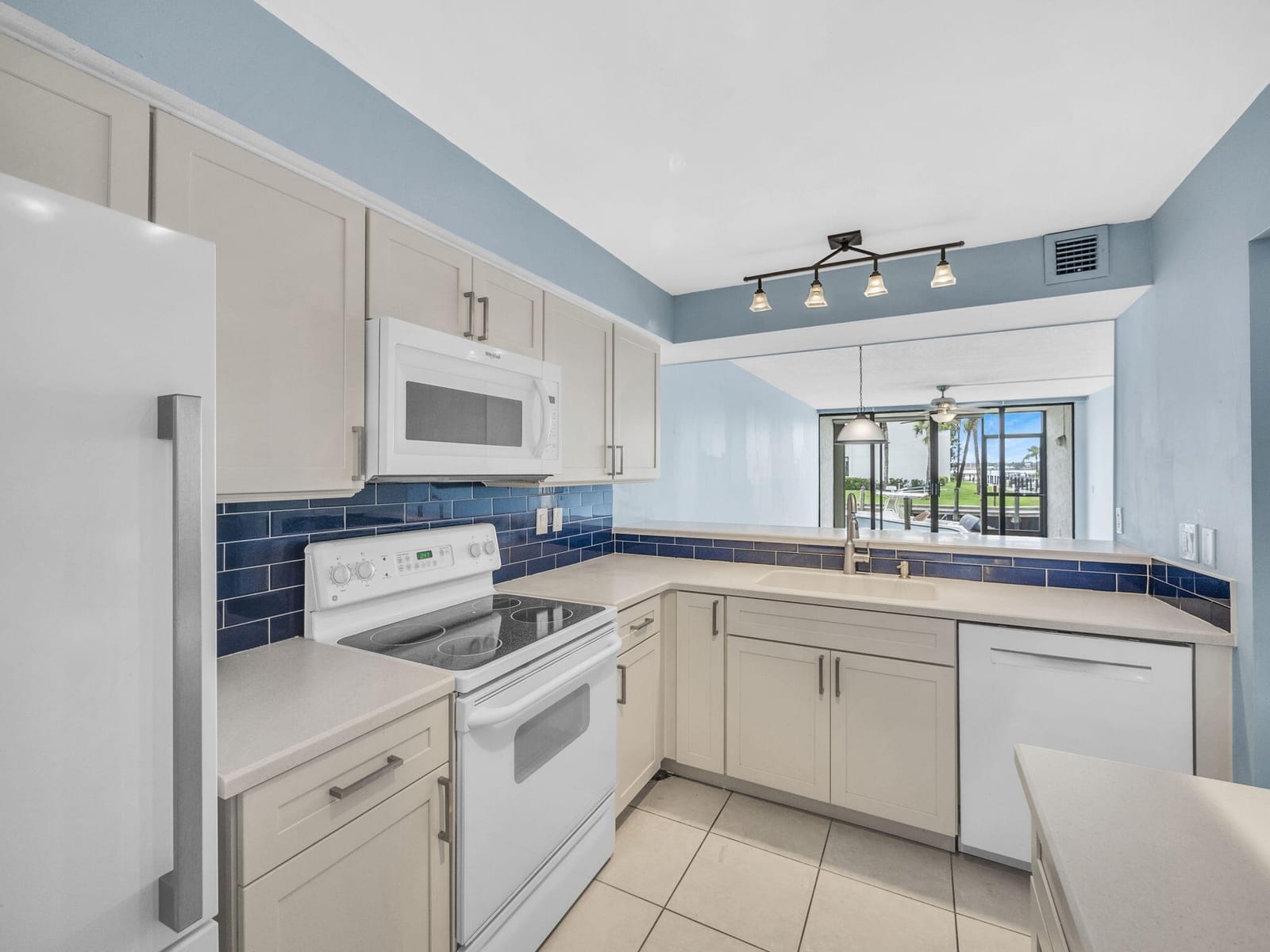 1950 SW Palm City Road 5103 — photo 7