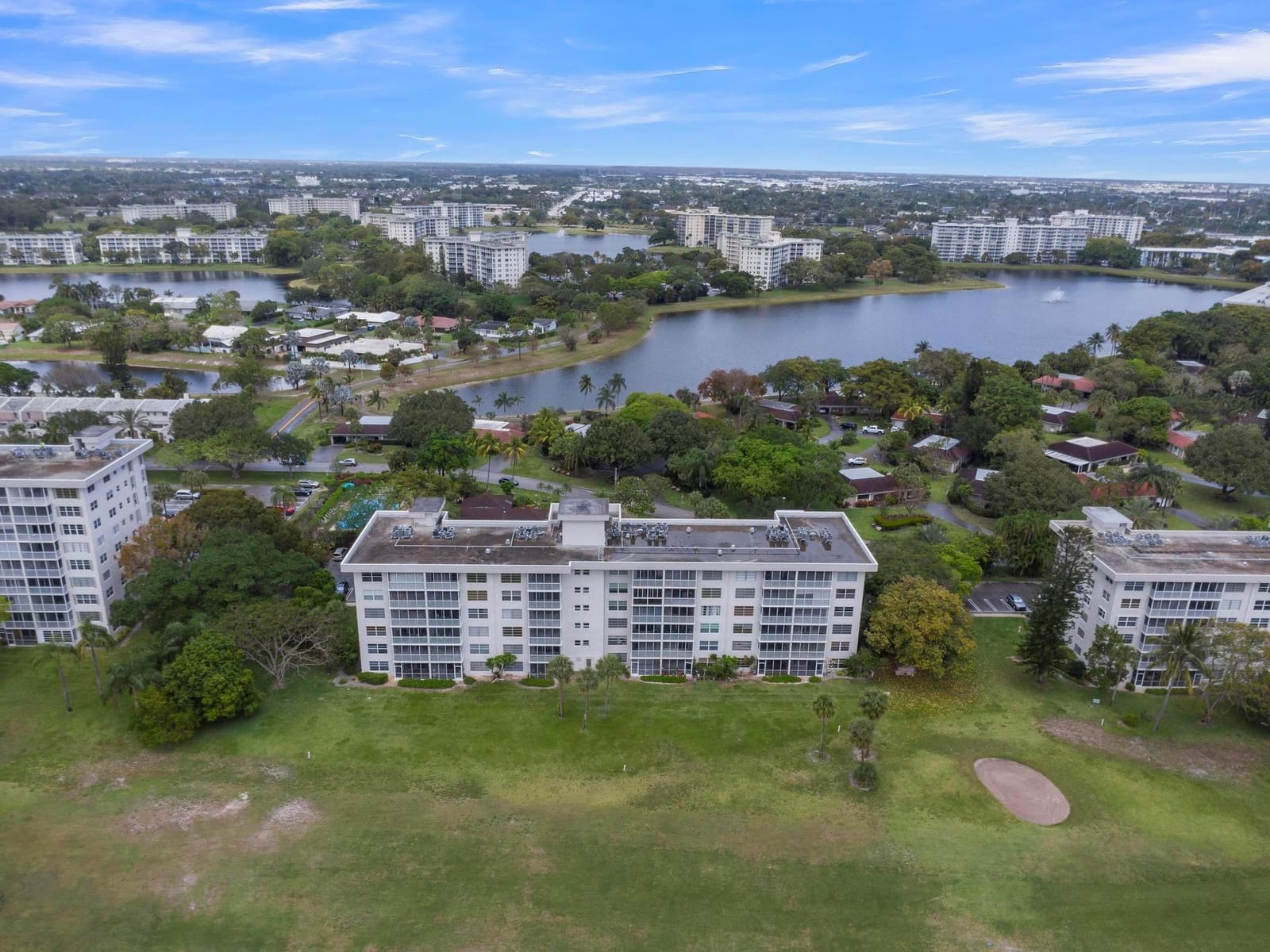 3000 N Palm Aire Drive 601 — photo 2