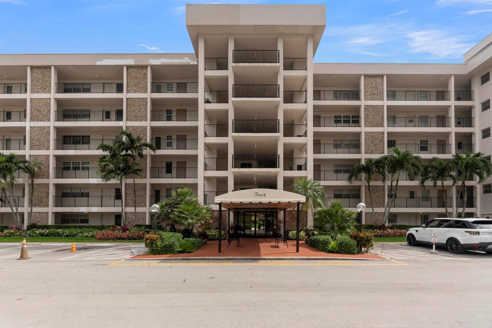 3000 N Palm Aire Drive 601 — photo 3