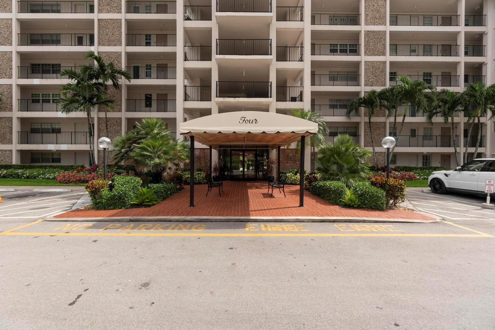 3000 N Palm Aire Drive 601 — photo 4
