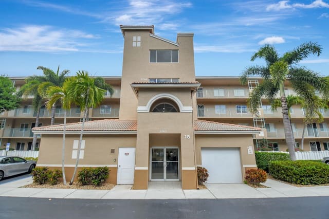 5749 Gemstone Court 404, sold in Coral Cove Condo, Boynton Beach, FL