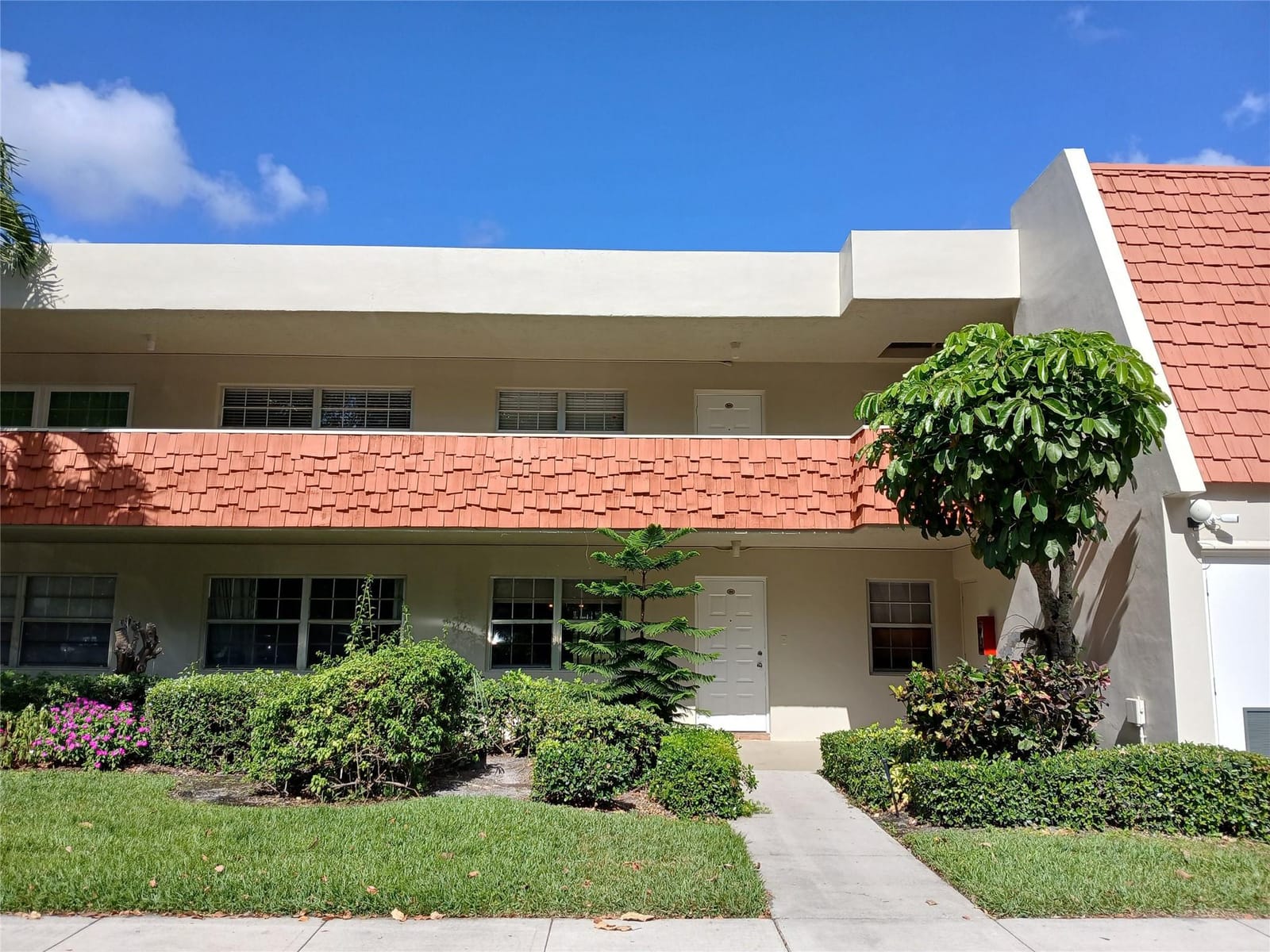 907 Cypress Terrace 104, Pompano Beach, FL 33069