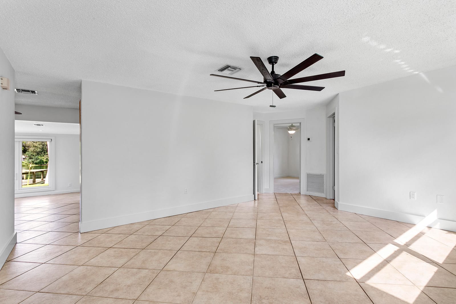 607 Skylake Drive, West Palm Beach, FL 33415 photo 2