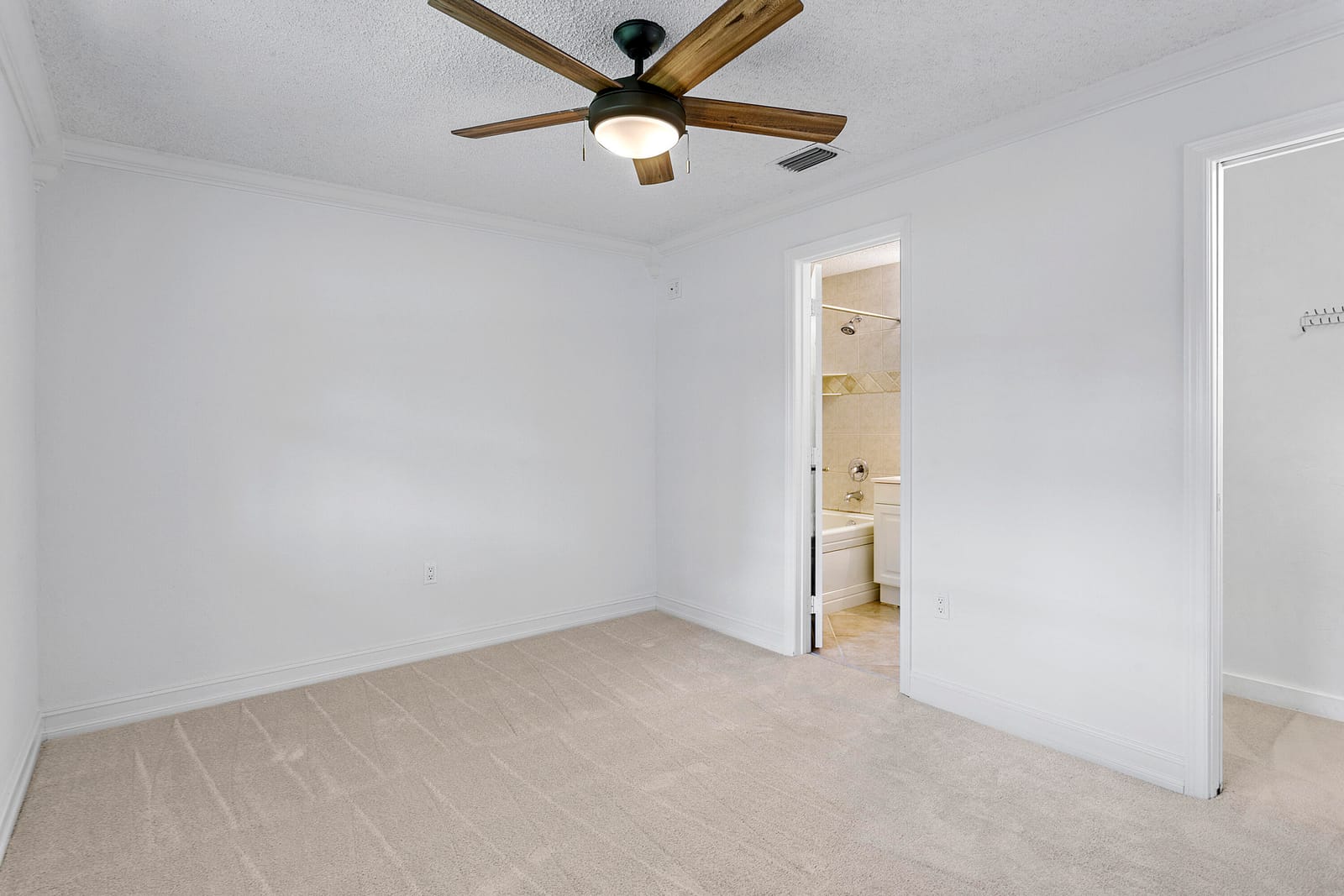 607 Skylake Drive, West Palm Beach, FL 33415 photo 9