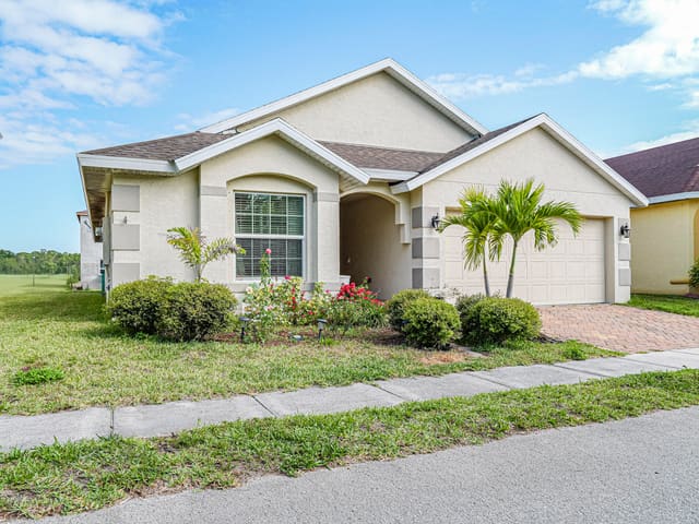 9322 Breakers Row, sold in Palm Breezes Club, Fort Pierce, FL