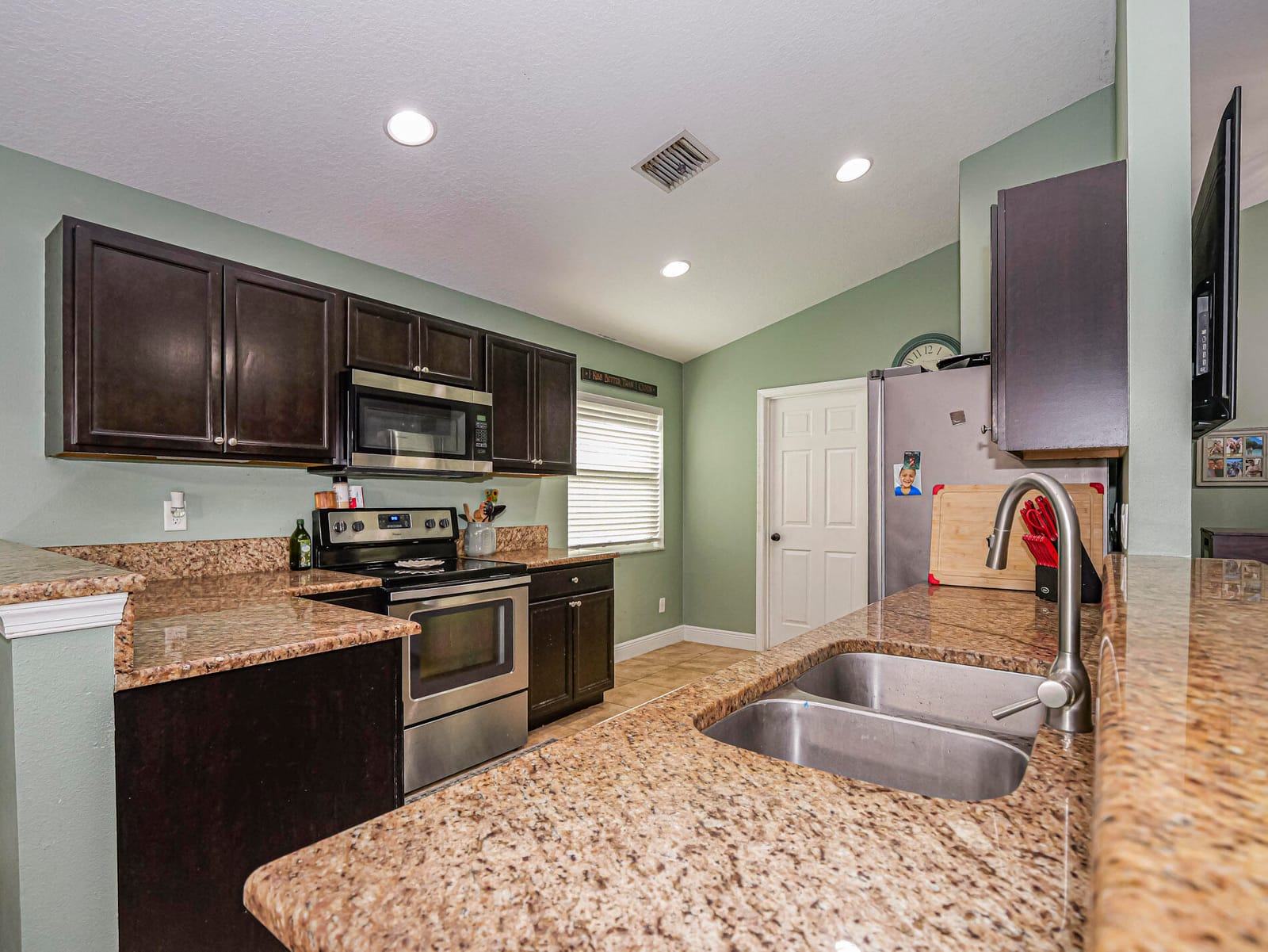 9322 Breakers Row — photo 11