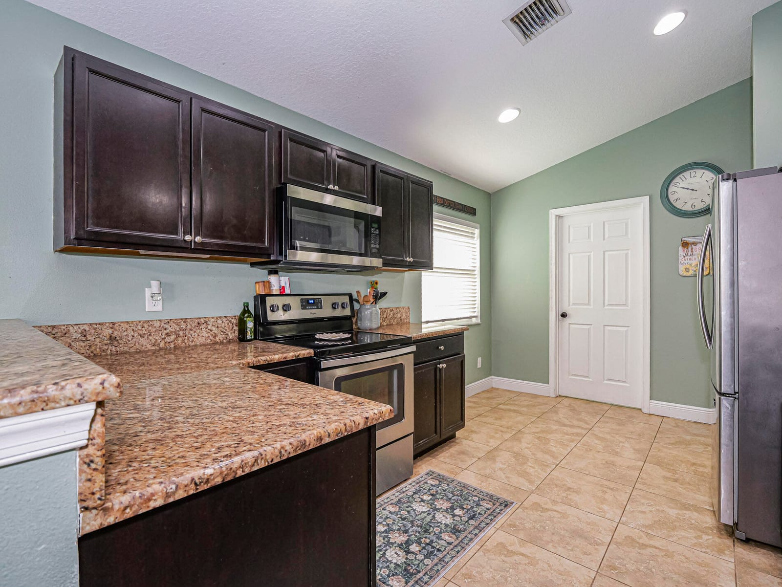 9322 Breakers Row — photo 6