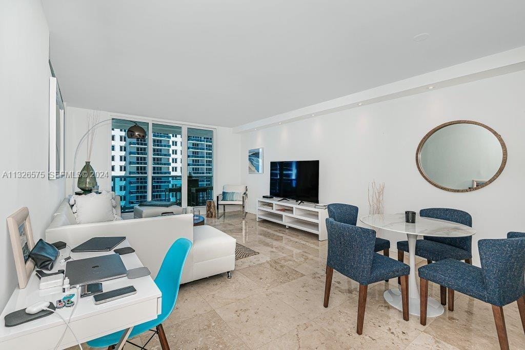 2301 Collins Avenue 1117 — photo 7