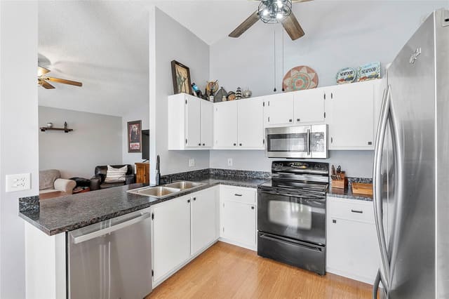 831 SW 135th Way, sold in Family Homes, Davie, FL