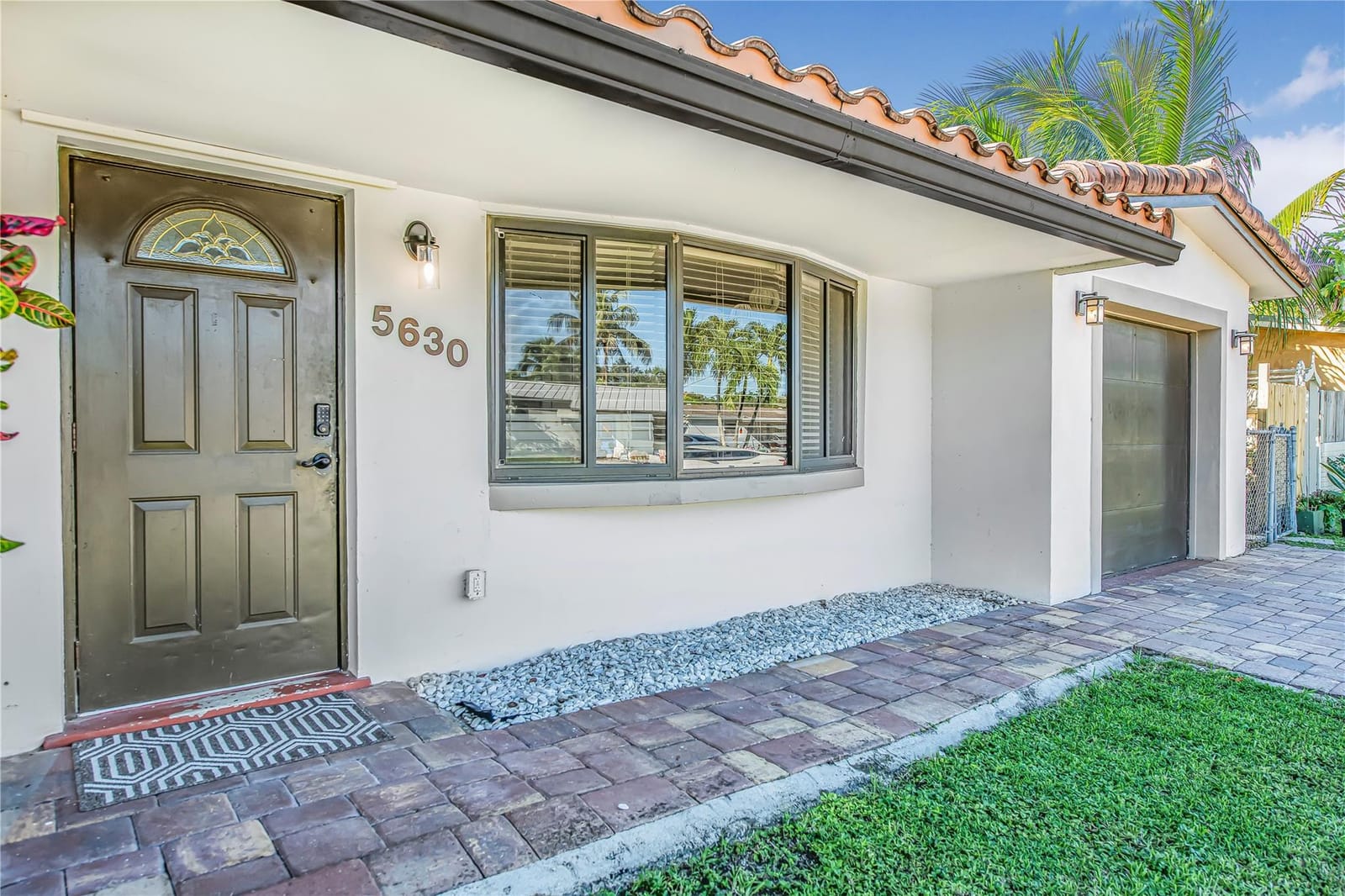 5630 SW 54th Court — photo 2