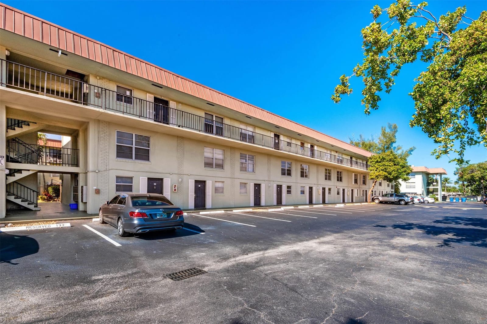 801 W Oakland Park Boulevard B19, Oakland Park, FL 33311