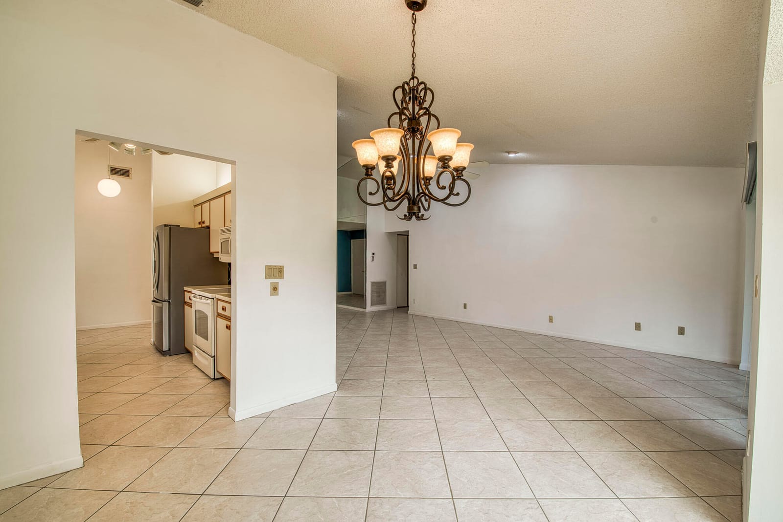 4684 Daylily Court — photo 7