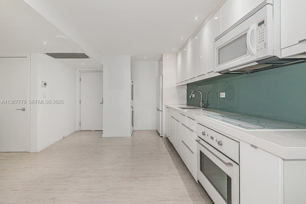 2301 Collins Avenue 1032 — photo 11