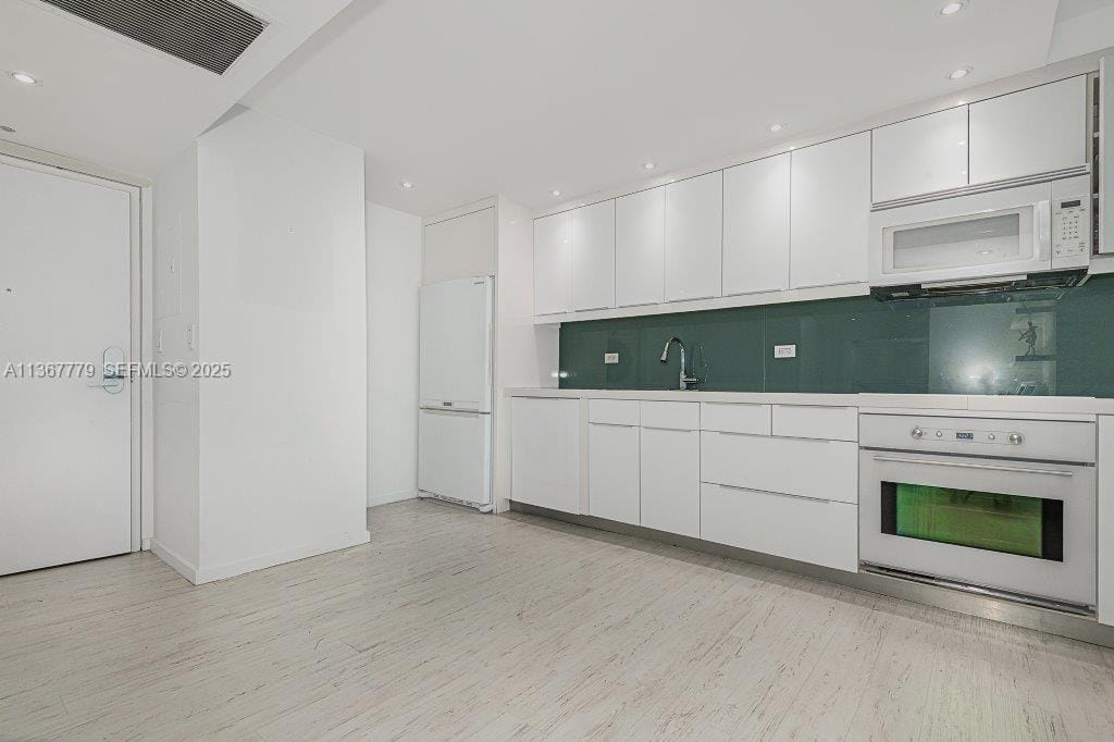 2301 Collins Avenue 1032 — photo 3