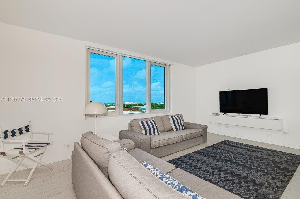 2301 Collins Avenue 1032 — photo 5