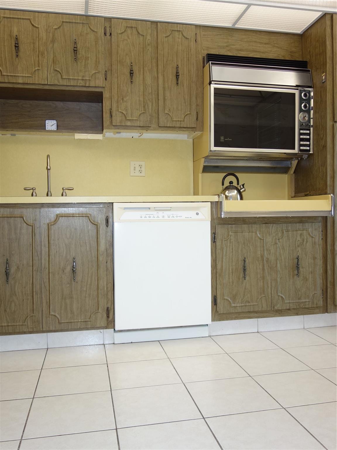 2901 S Palm Aire Drive 408 — photo 3