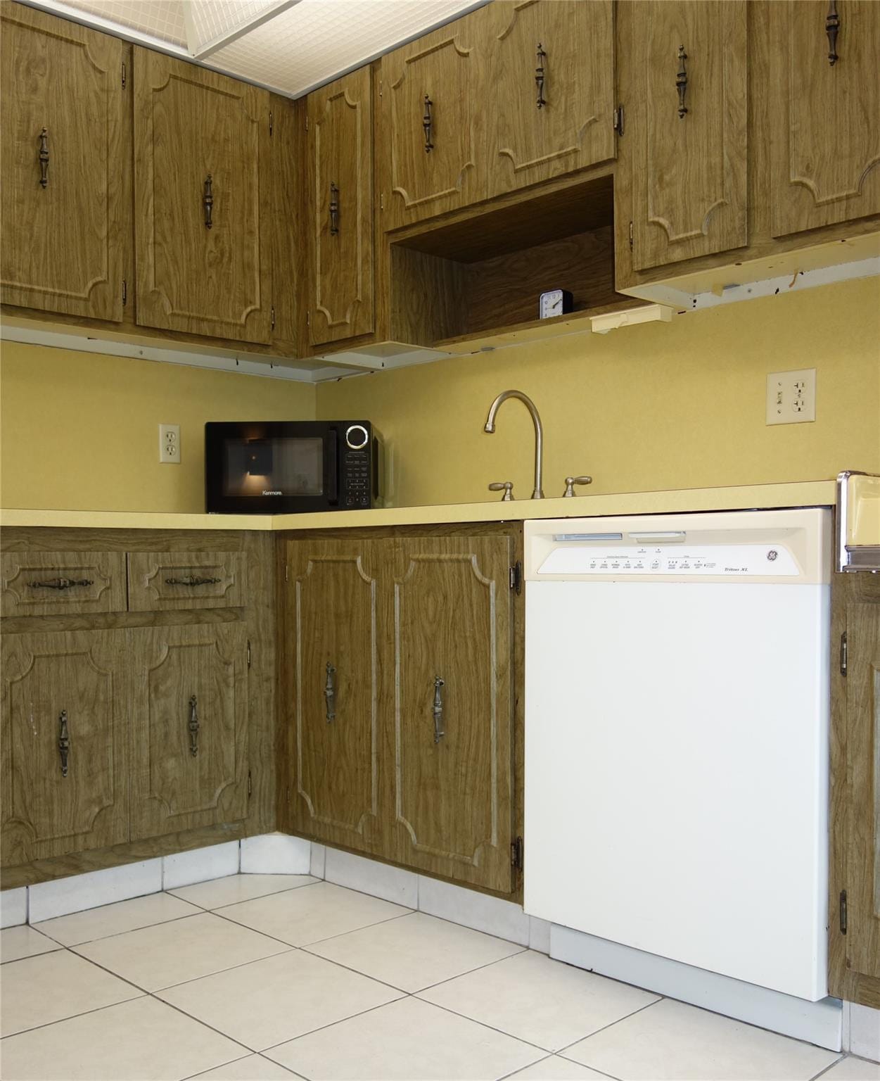 2901 S Palm Aire Drive 408 — photo 4