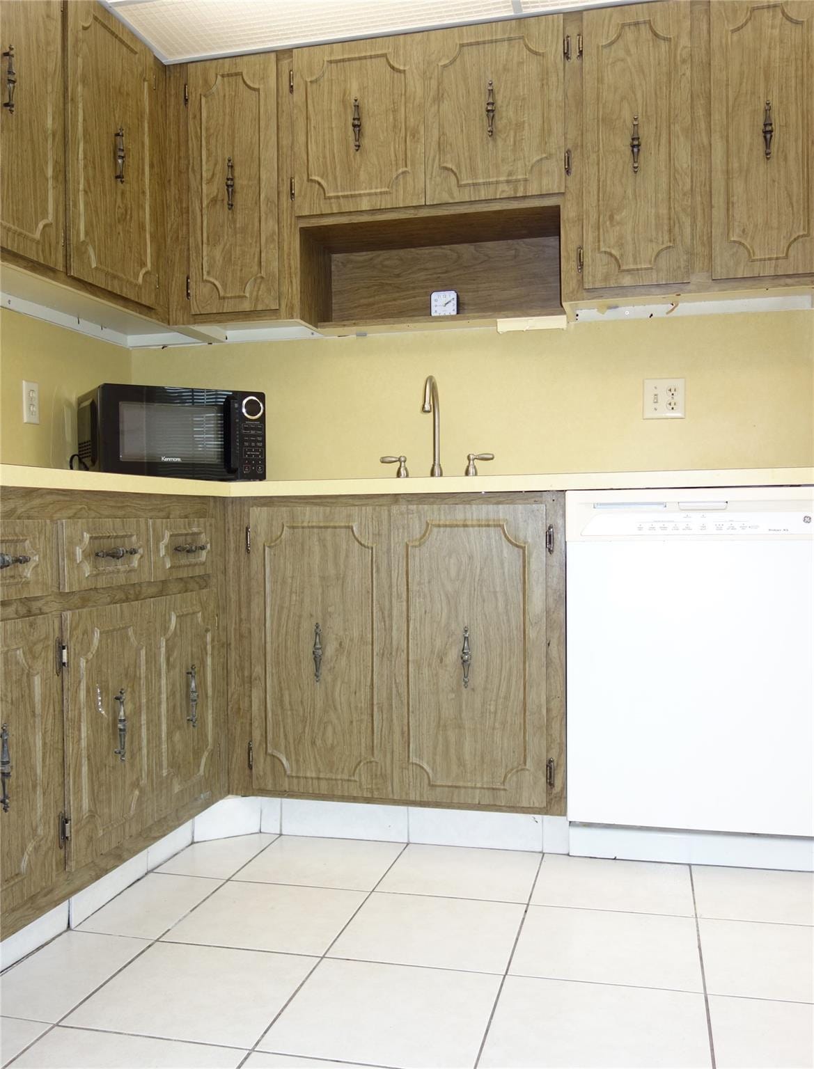 2901 S Palm Aire Drive 408 — photo 6