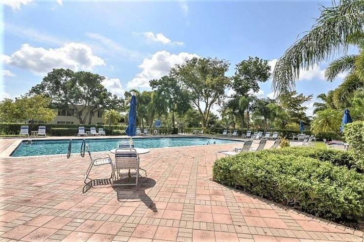 2901 S Palm Aire Drive 408 — photo 7