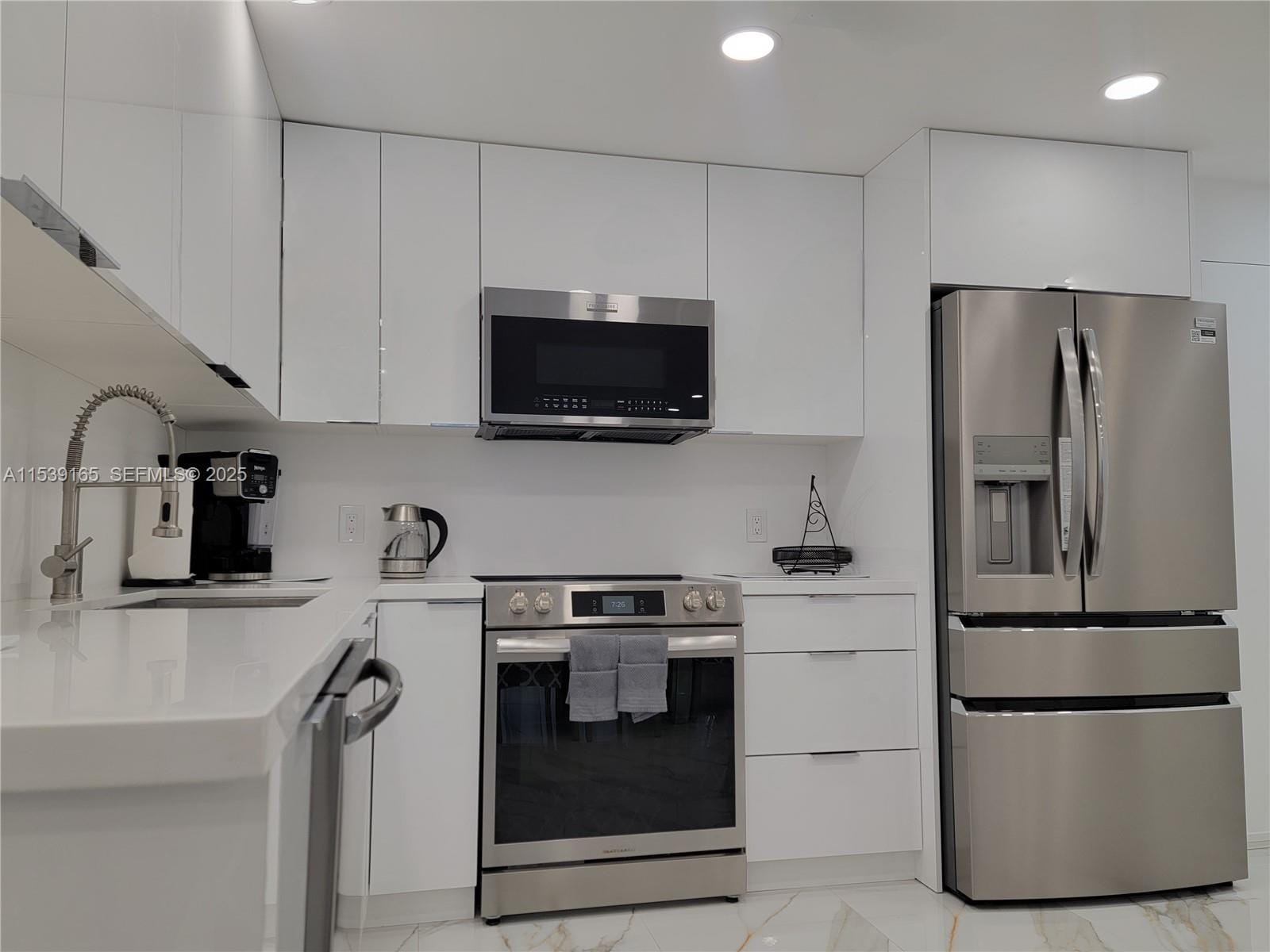 3505 S Ocean Drive 1509 — photo 9