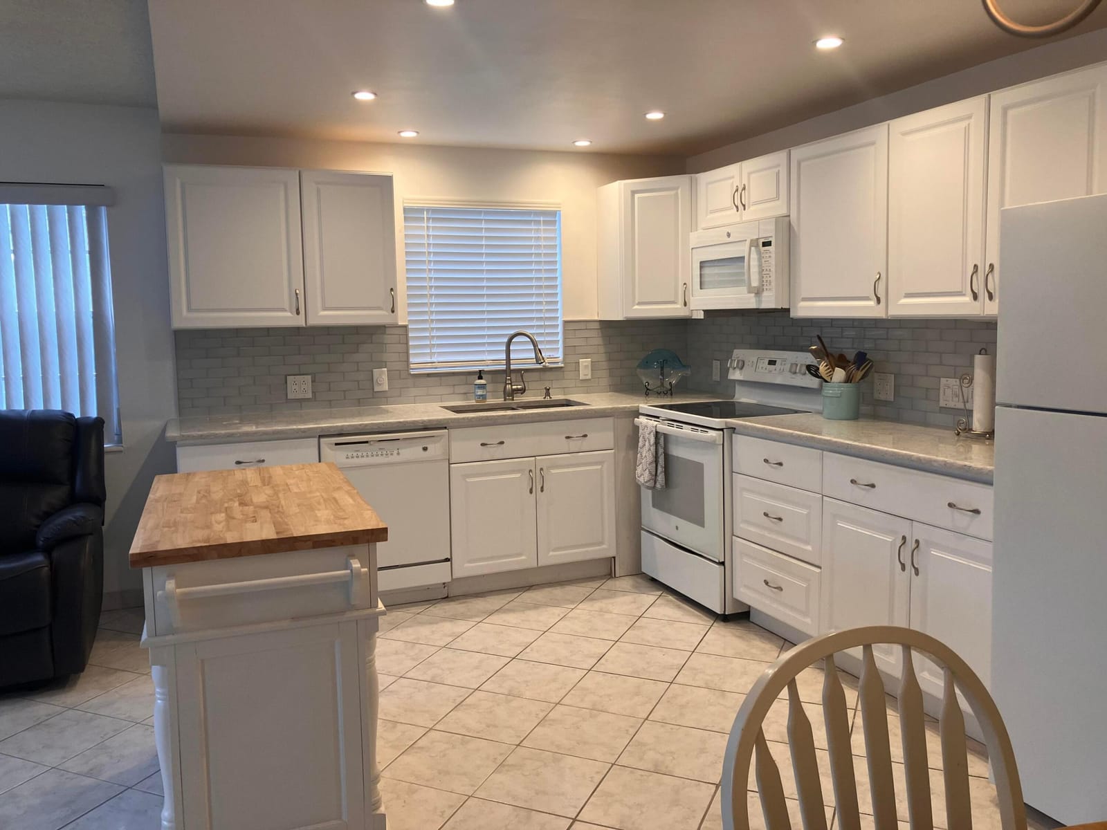 337 Camden O, West Palm Beach, FL 33417 photo 4