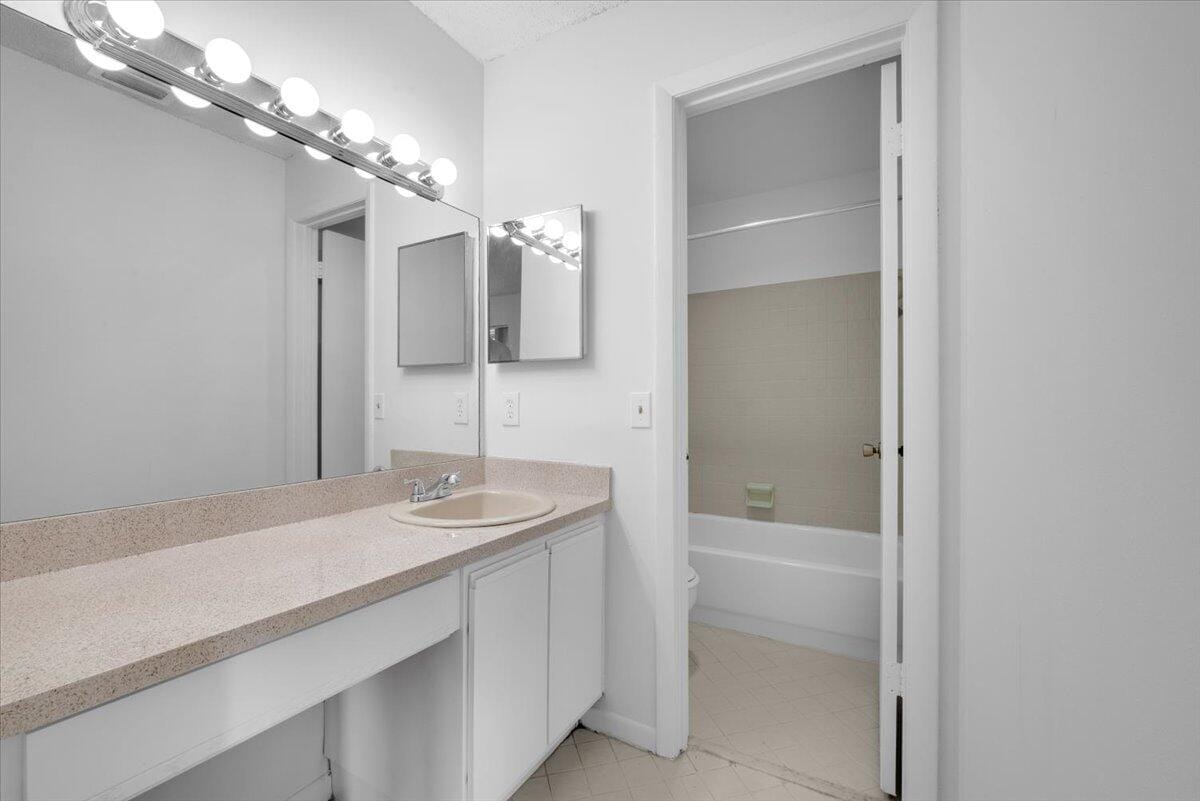 4718 NW 82nd Avenue 1706, Lauderhill, FL 33351 photo 26