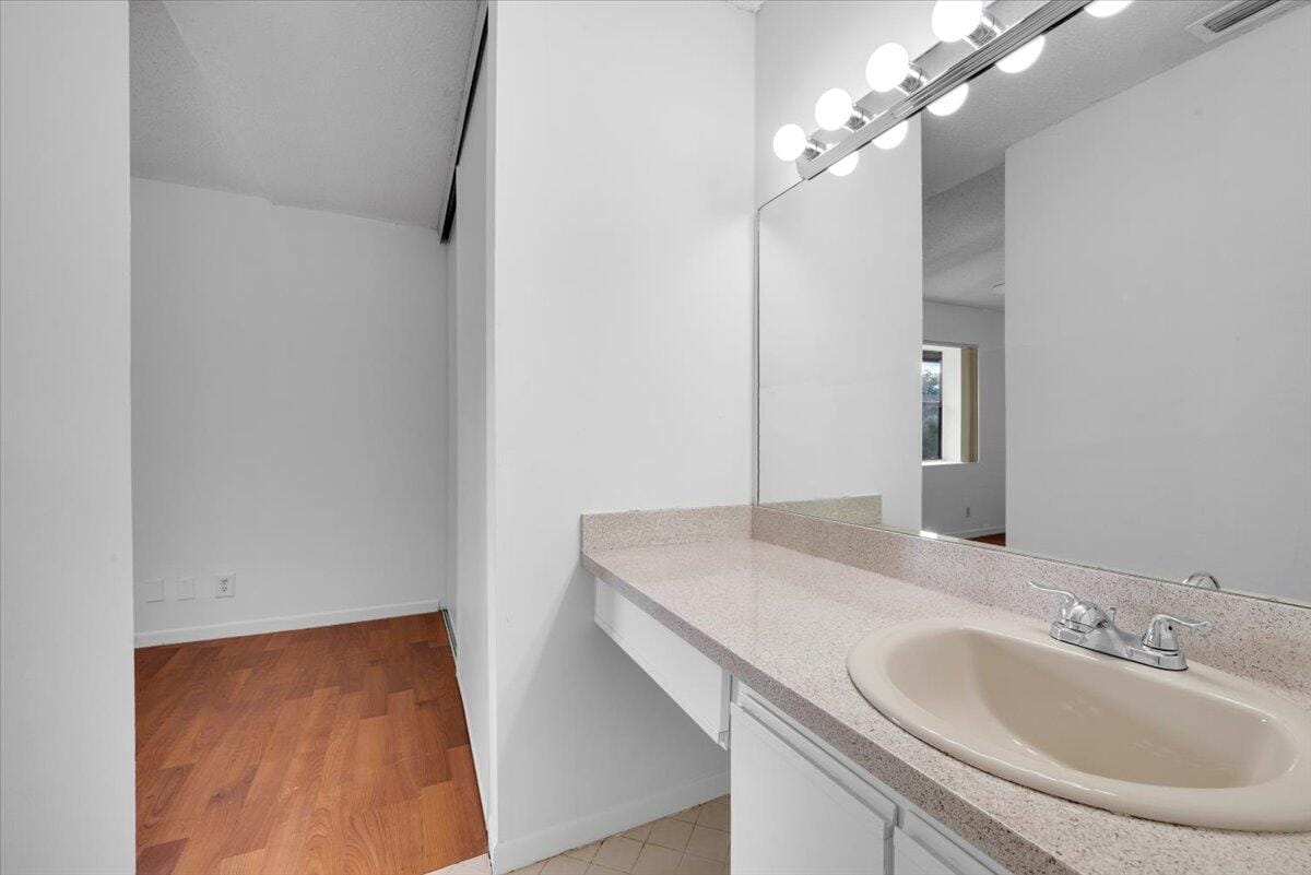 4718 NW 82nd Avenue 1706, Lauderhill, FL 33351 photo 27