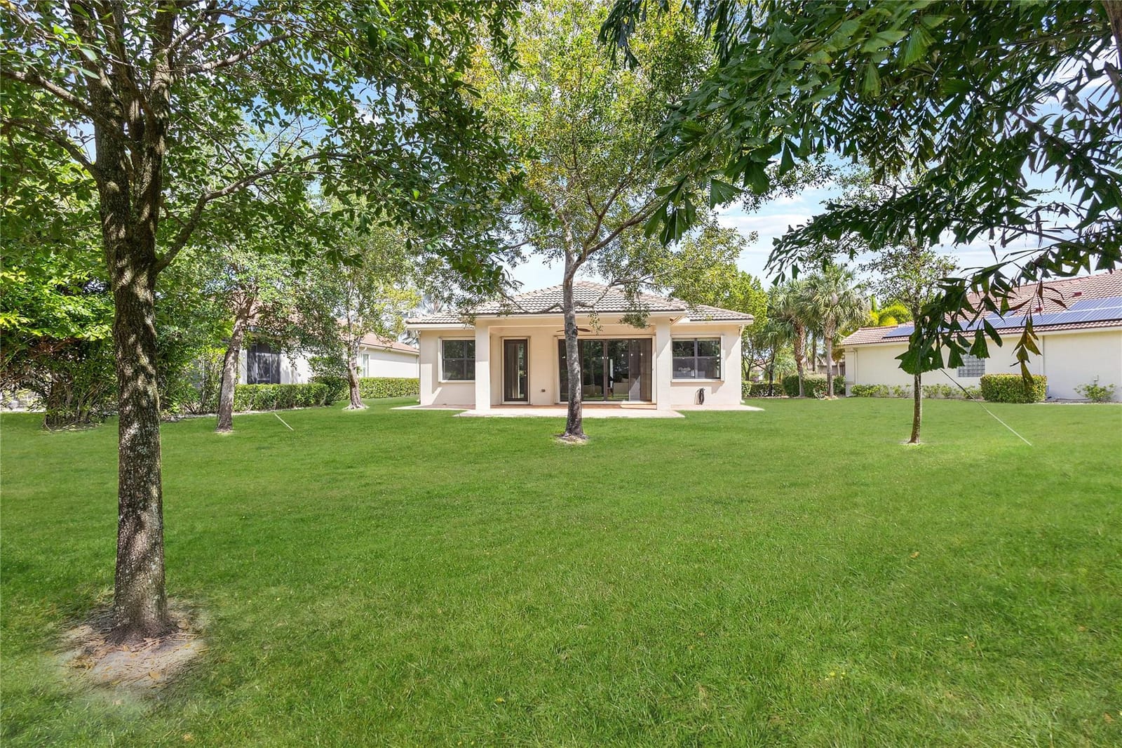 9428 Isles Cay Drive — photo 2