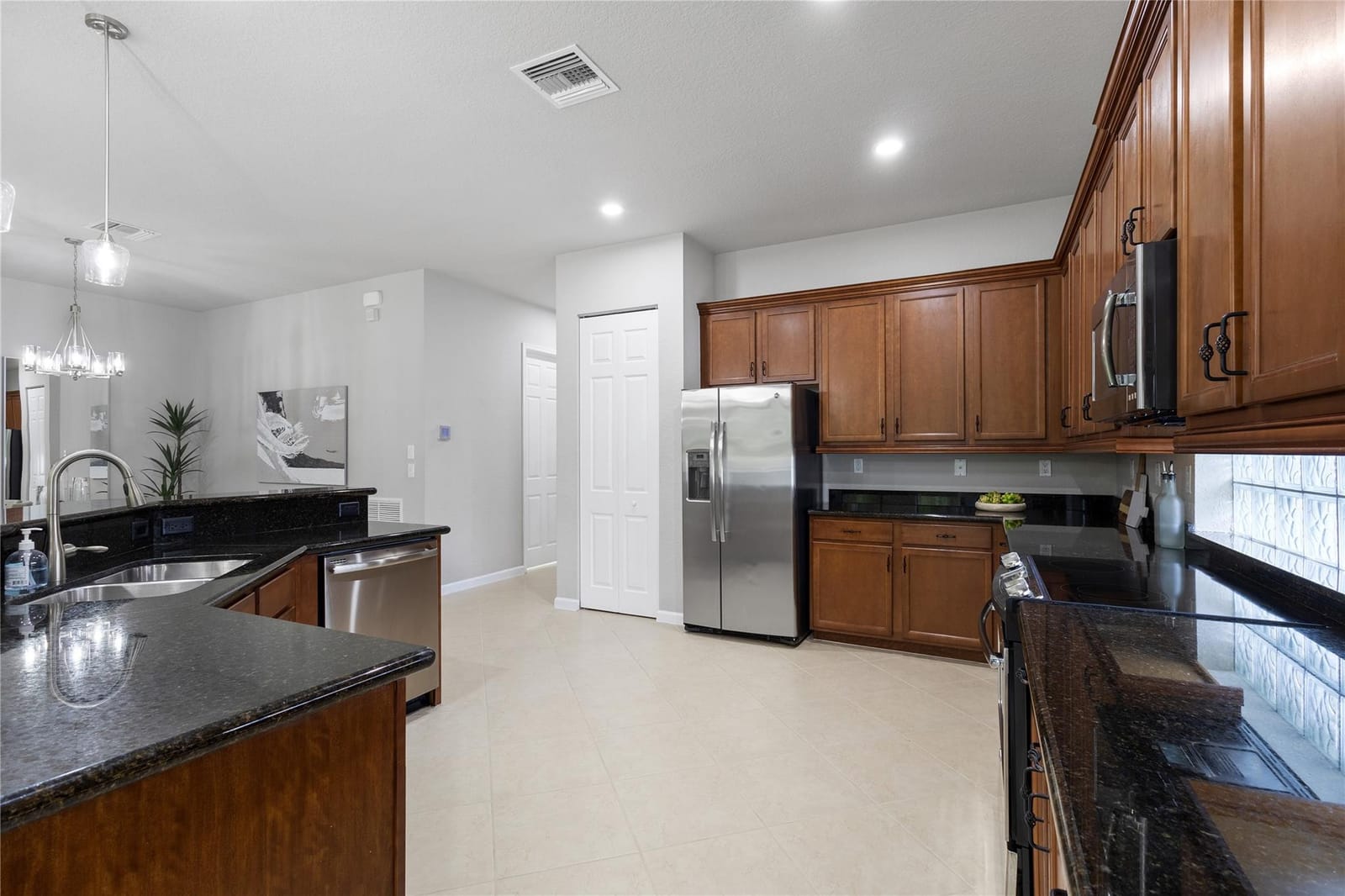 9428 Isles Cay Drive — photo 10