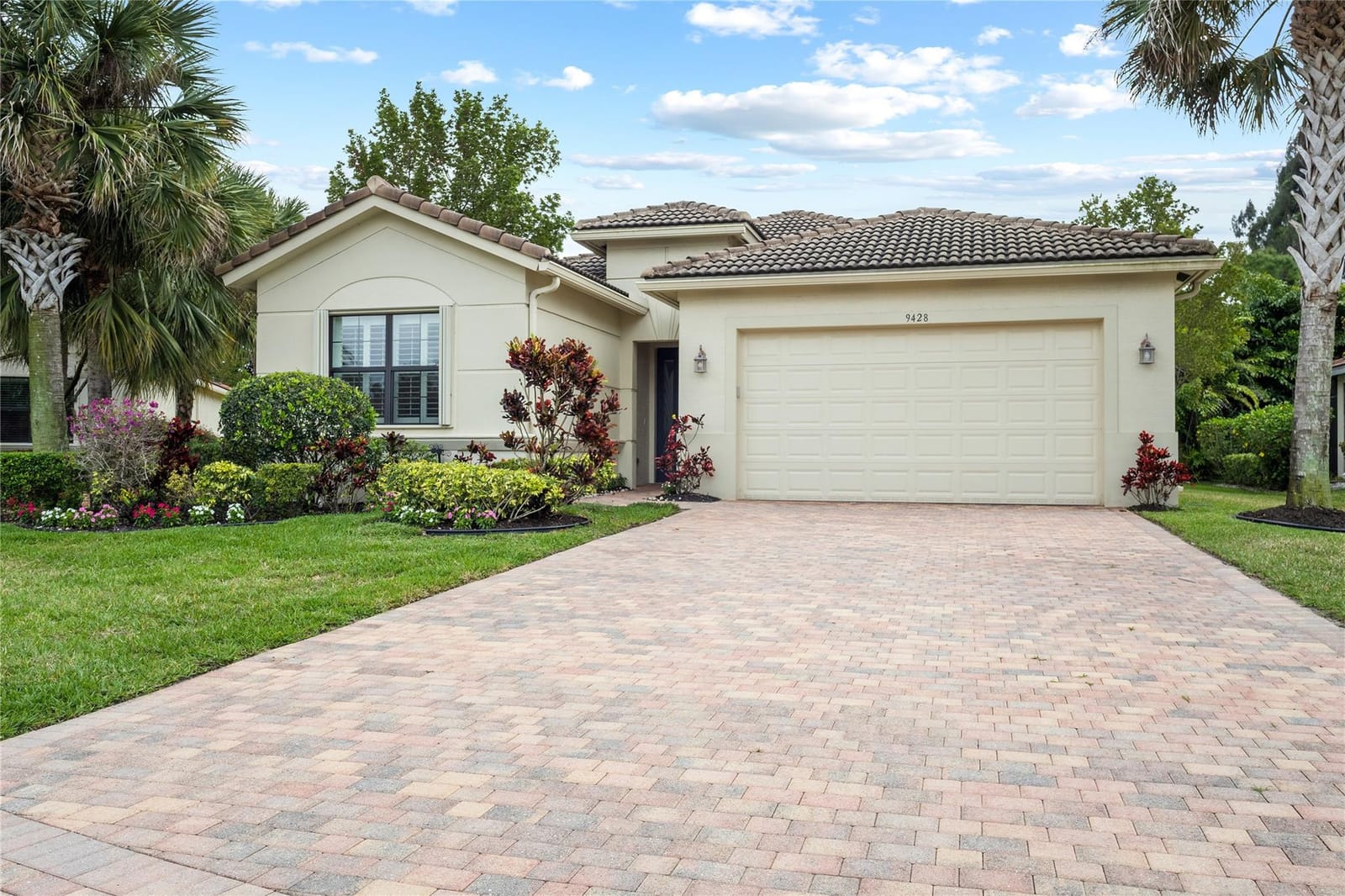 9428 Isles Cay Drive, Delray Beach, FL 33446