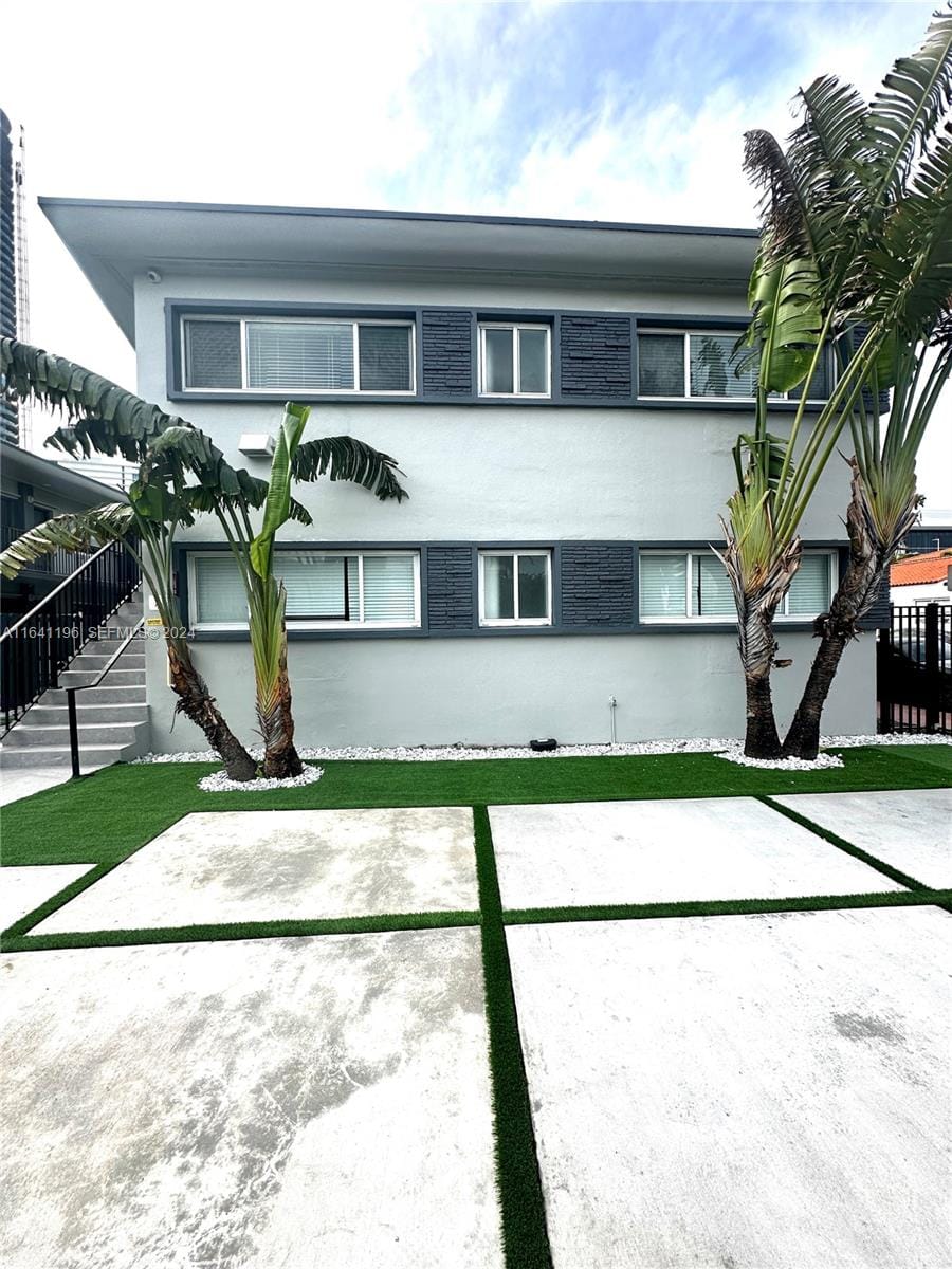 650 Lenox Avenue, Miami Beach, FL 33139 photo 2