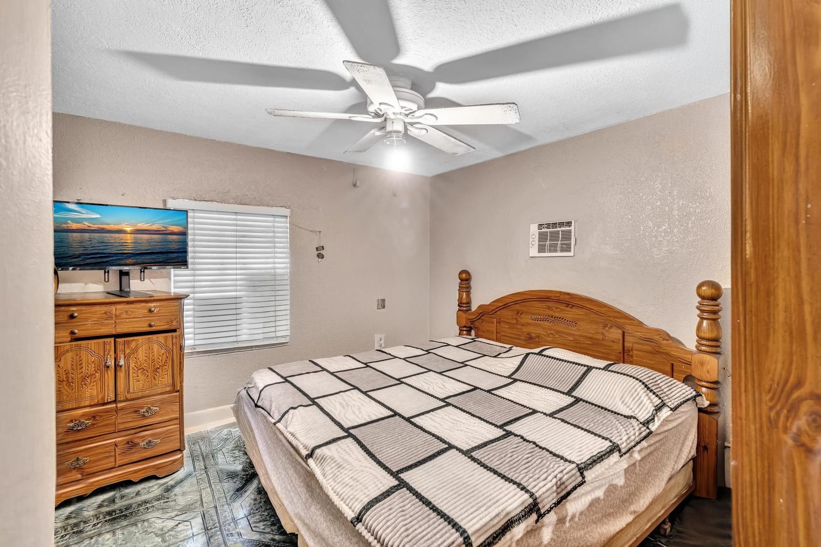 3275 NW 53rd Street, Miami, FL 33142 photo 9