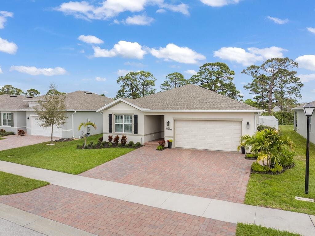 4179 Keeson Circle, Vero Beach, FL 32967 photo 2