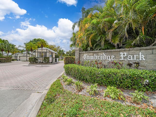7920 Ascot Place, sold in Cambridge Park Second Replat, Vero Beach, FL