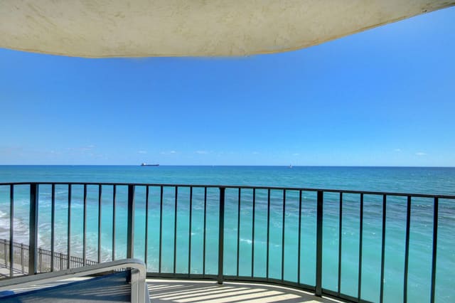 5420 N Ocean Drive 301, Singer Island, FL 33404
