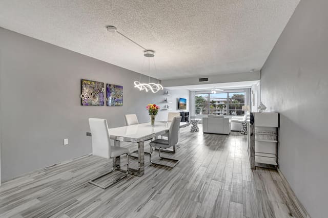 6025 Balboa Circle 304, Boca Raton, FL 33433