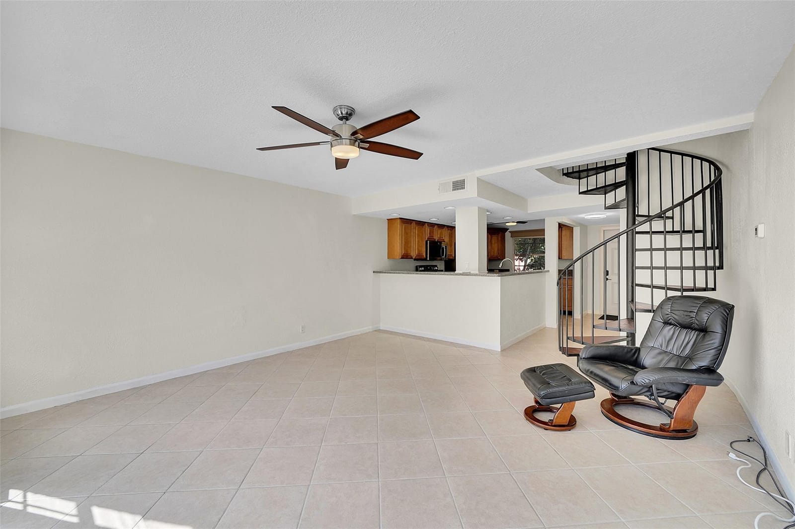650 Tennis Club Drive 305 — photo 9
