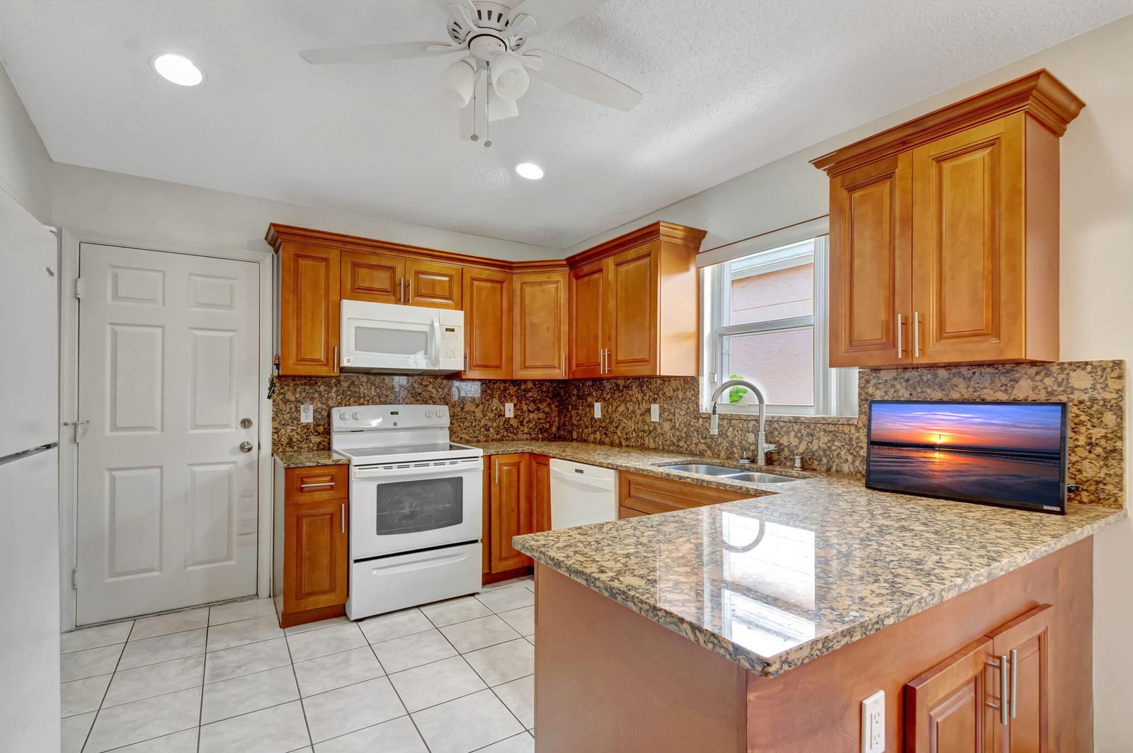 1028 Island Manor Drive, Greenacres, FL 33413 photo 6